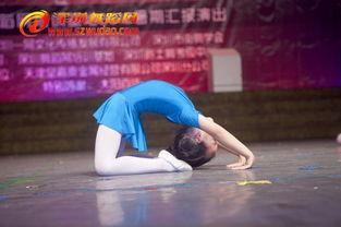 成人舞蹈臂力训练方法视频,跟随专业视频教程,轻松掌握舞蹈臂力训练技巧